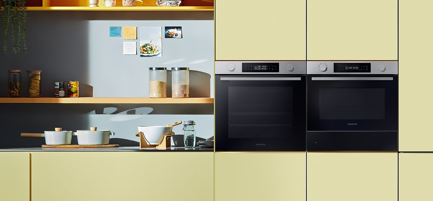 Na zdjęciu pokazano przykładową aranżację zabudowy kuchennej z kompletem urządzeń Samsung