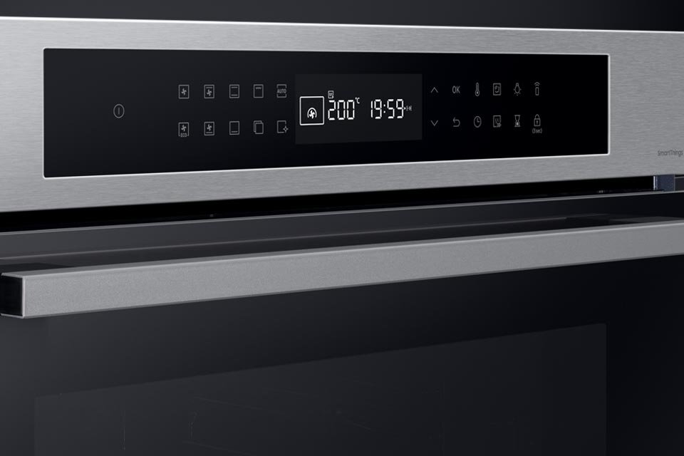 Zbliżenie na w pełni dotykowy wyświetlacz