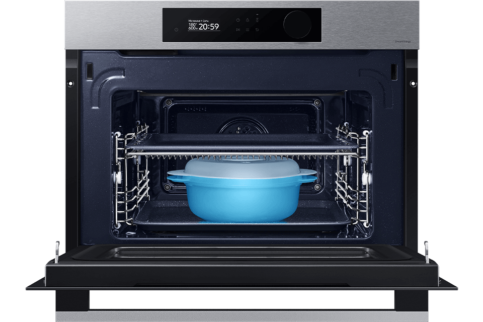 Naczynie Pure Steam Bowl umieszczone w piekarniku Samsung Naczynie Pure Steam Bowl umieszczone w piekarniku Samsung