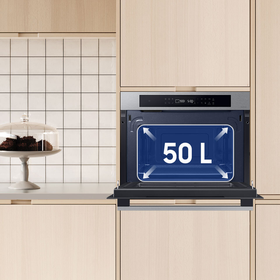 Jasne wnętrze kuchenne z wstawionym modelem NQ5B4313GBS, który jest dostępny w ofercie sklepu Media Expert