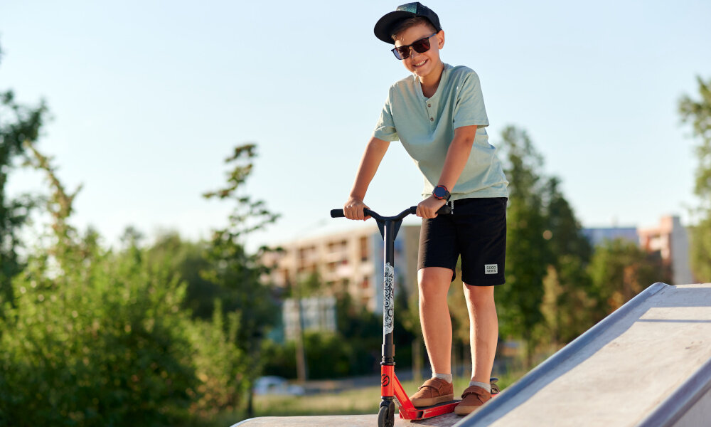 Smartwatch GARETT Kids Cloud 4G ekran bateria czujniki zdrowie sport pasek ładowanie pojemność rozdzielczość łączność sterowanie krew puls rozmowy smartfon aplikacja