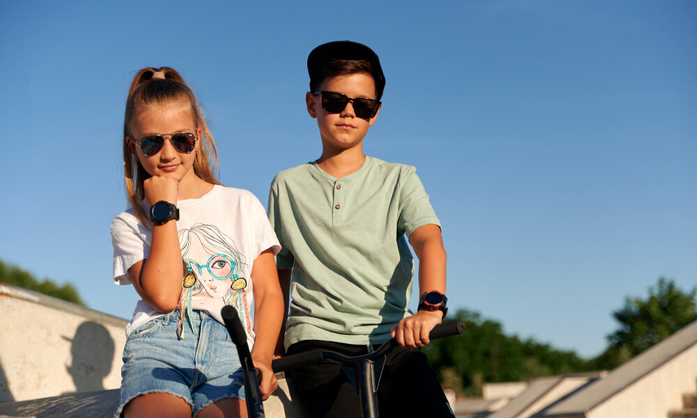 Smartwatch GARETT Kids Cloud 4G ekran bateria czujniki zdrowie sport pasek ładowanie pojemność rozdzielczość łączność sterowanie krew puls rozmowy smartfon aplikacja