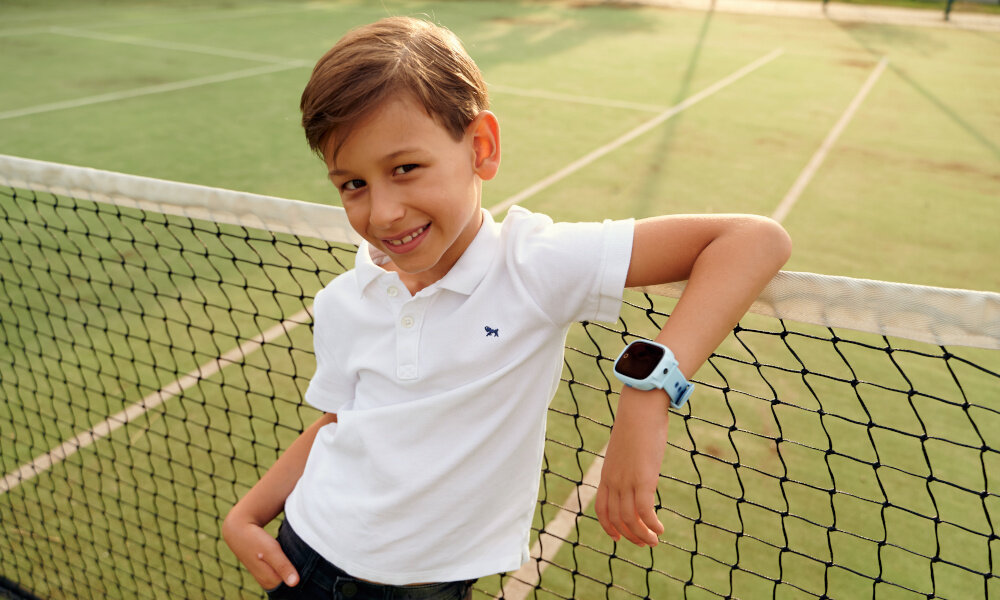 Smartwatch GARETT Kids Twin 4G ekran bateria czujniki zdrowie sport pasek ładowanie pojemność rozdzielczość łączność sterowanie krew puls rozmowy smartfon aplikacja