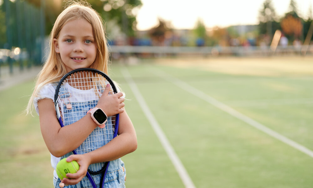 Smartwatch GARETT Kids Twin 4G ekran bateria czujniki zdrowie sport pasek ładowanie pojemność rozdzielczość łączność sterowanie krew puls rozmowy smartfon aplikacja