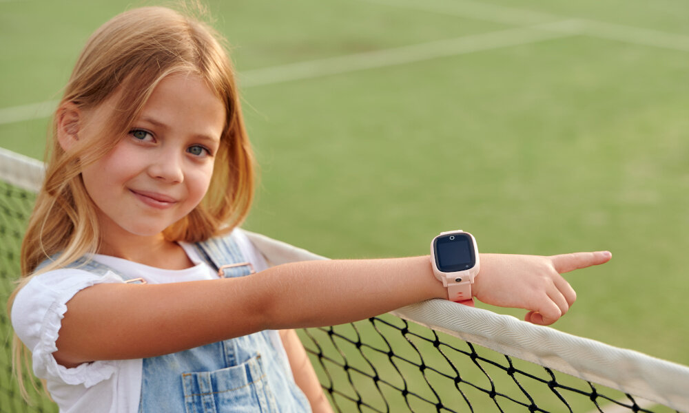 Smartwatch GARETT Kids Twin 4G ekran bateria czujniki zdrowie sport pasek ładowanie pojemność rozdzielczość łączność sterowanie krew puls rozmowy smartfon aplikacja