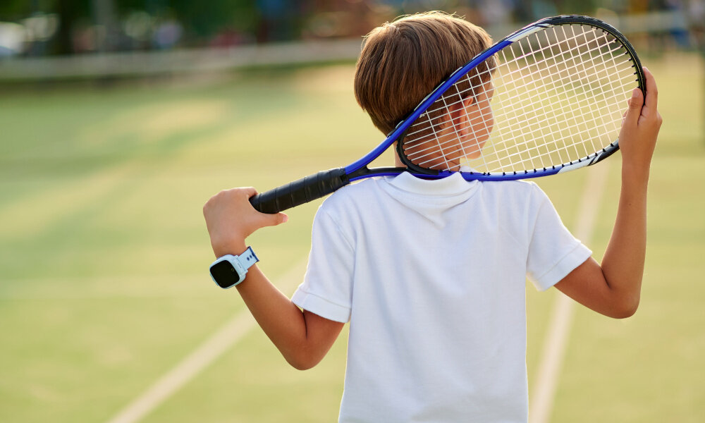 Smartwatch GARETT Kids Twin 4G ekran bateria czujniki zdrowie sport pasek ładowanie pojemność rozdzielczość łączność sterowanie krew puls rozmowy smartfon aplikacja