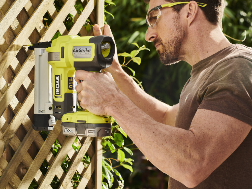 Zszywacz tapicerski RYOBI R18GS18-0 system akumulatorowy RYOBI ONE+