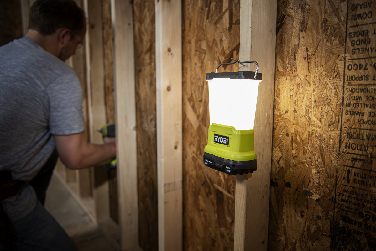 Lampa RYOBI ONE+ RLL18-0 zasilanie akumulatorowe