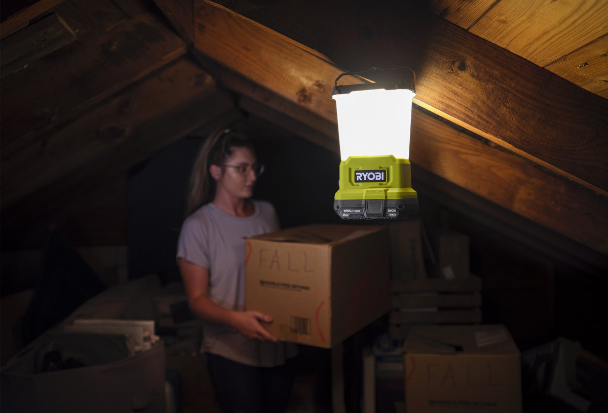 Lampa RYOBI ONE+ RLL18-0 swiatlo przyjemne dla oka