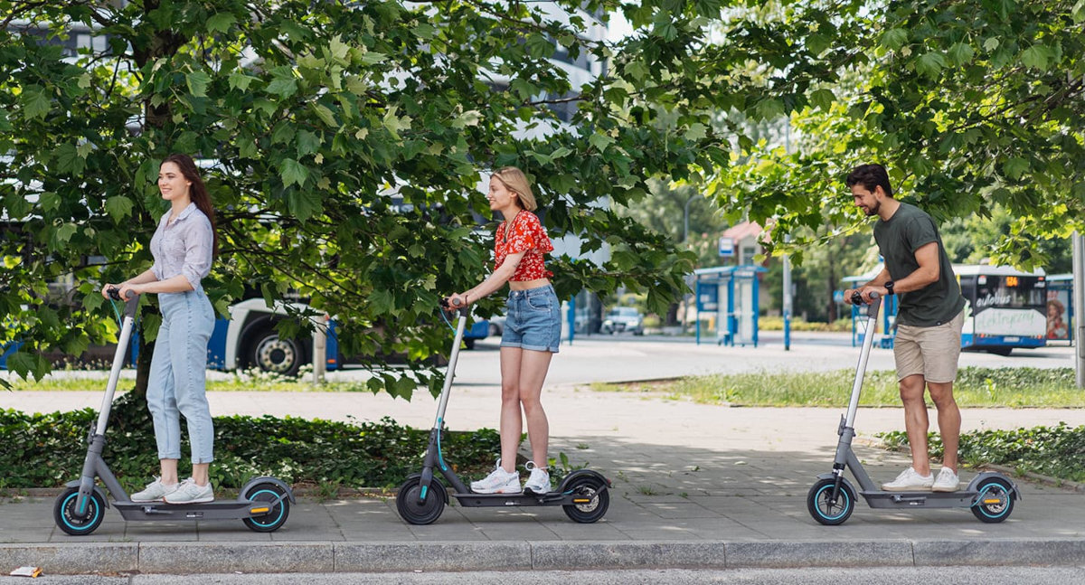 Hulajnoga elektryczna MOTUS Scooty 10 Plus Grafitowy jedz dokad pragniesz duzy zasieg na jednym ladowaniu