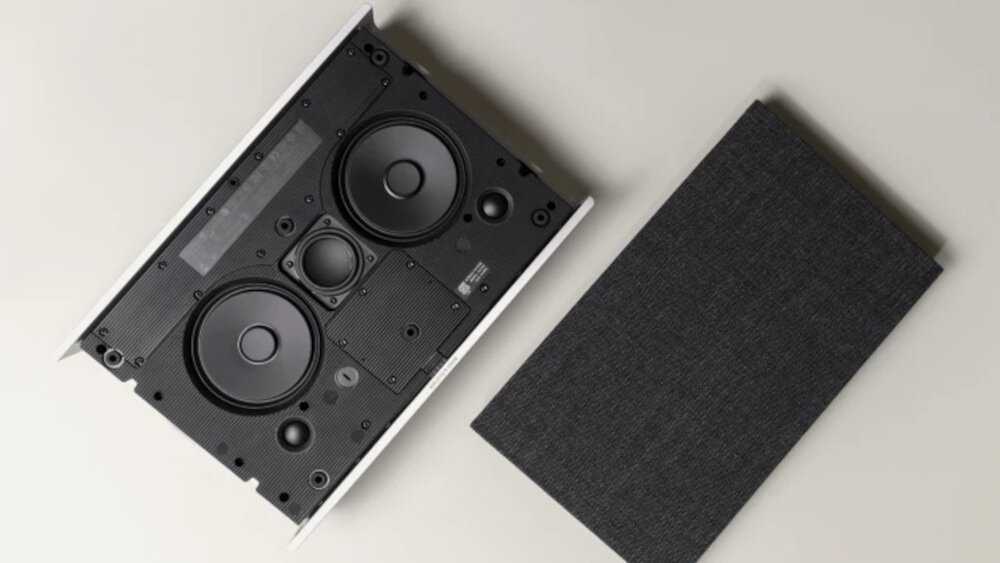 Głośnik multiroom BANG & OLUFSEN Beosound Level Złoty dźwięk wysoka jakość brzmienie łączność połączenie ładowanie wizualne aplikacja  