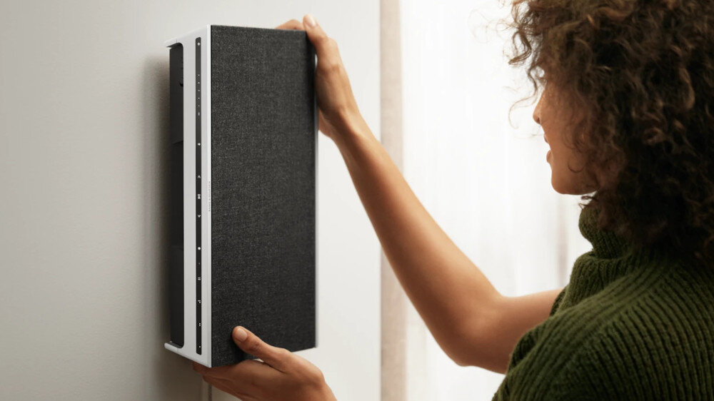 Głośnik multiroom BANG & OLUFSEN Beosound Level Złoty dźwięk wysoka jakość brzmienie łączność połączenie ładowanie wizualne aplikacja  