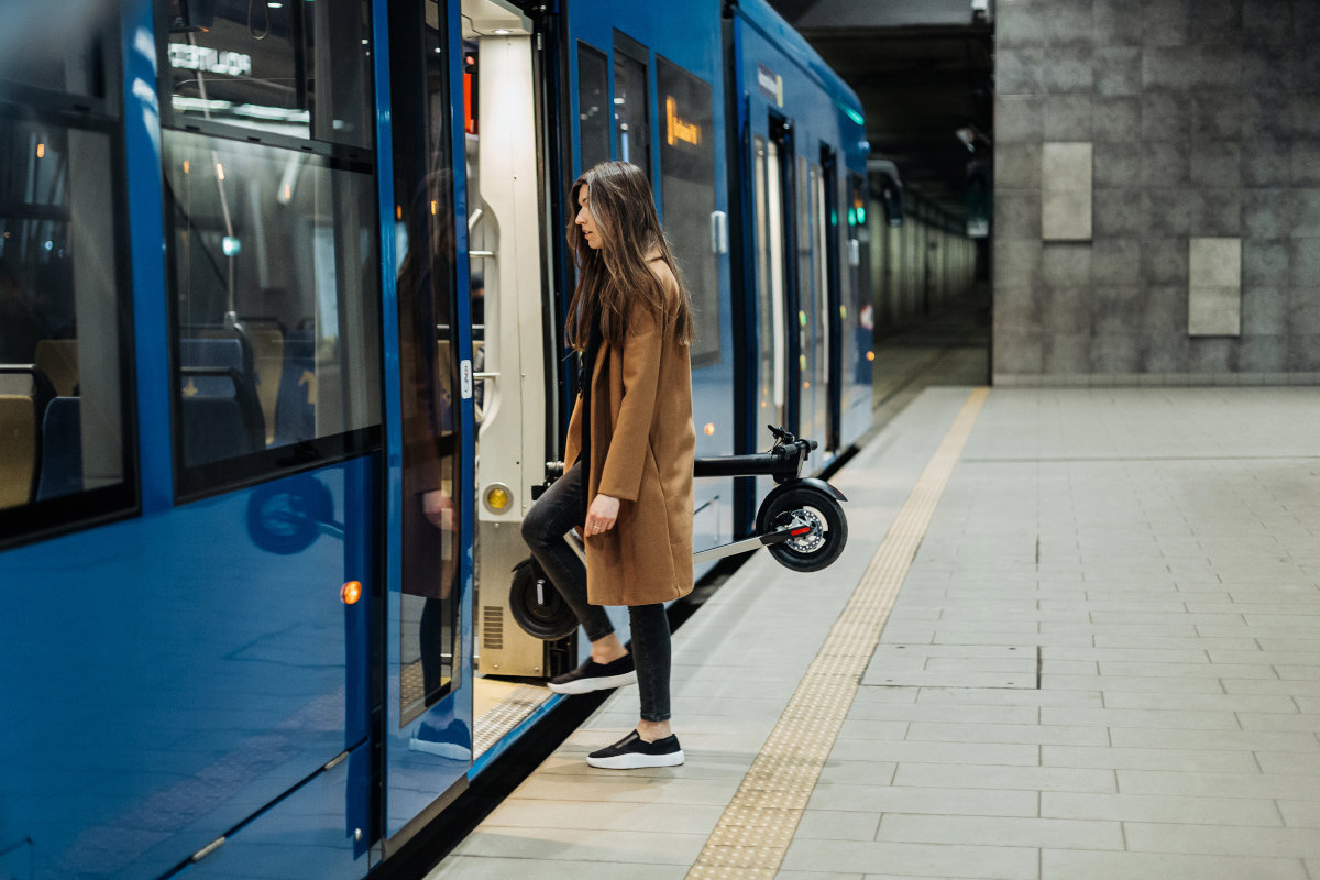 HULAJNOGA ELEKTRYCZNA JIVR SCOOTER PLUS