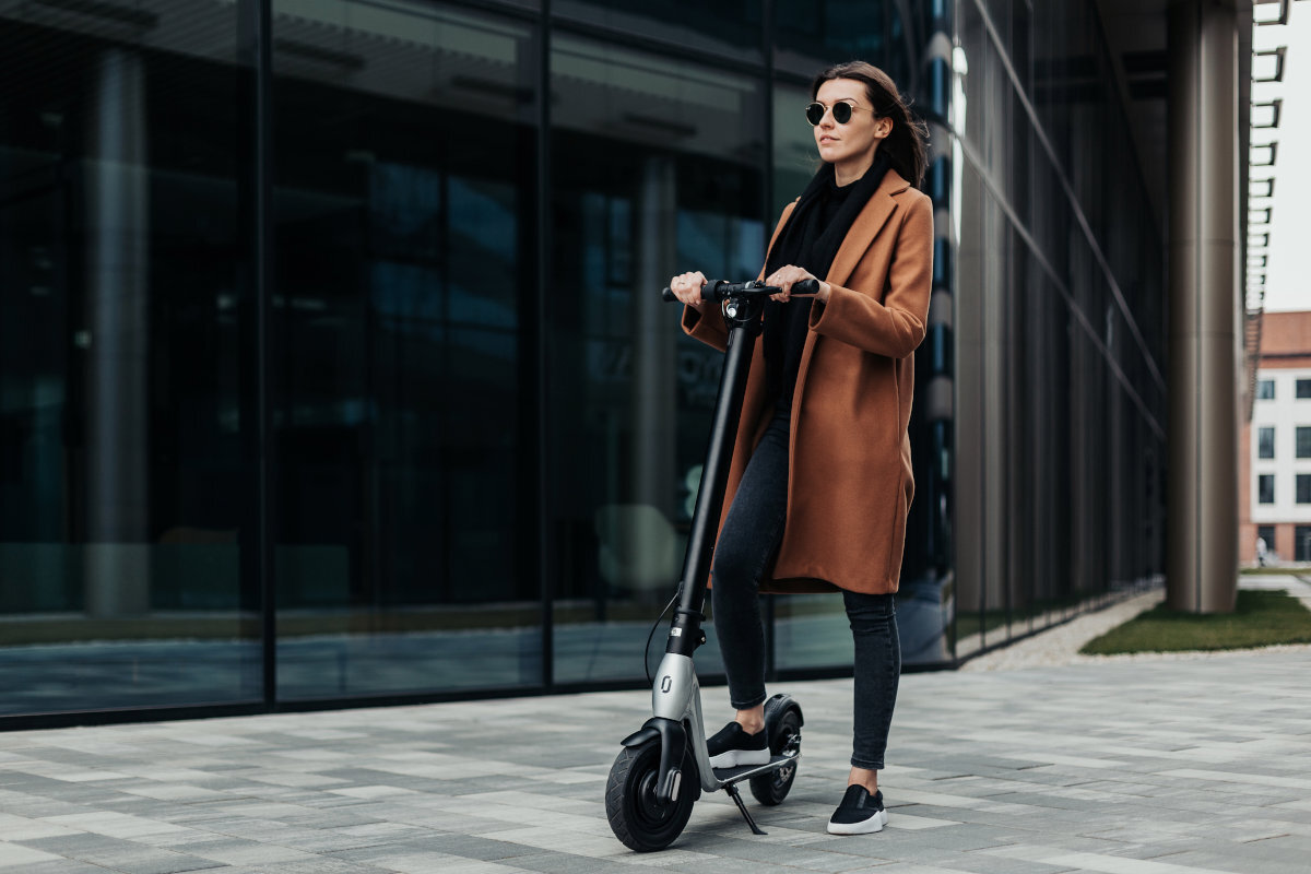 HULAJNOGA ELEKTRYCZNA JIVR SCOOTER PLUS kola