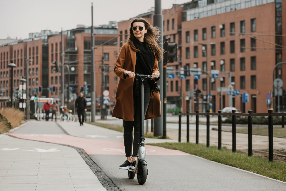 HULAJNOGA ELEKTRYCZNA JIVR SCOOTER PLUS hamulce