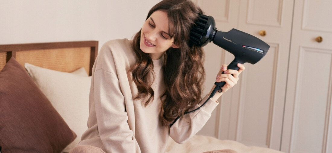 Suszarka PANASONIC EH-NA9J-N825 1800W Technologia nanoe™ Double Mineral suszy włosy blask ochrona uszkodzenia puszenie rozdwajanie