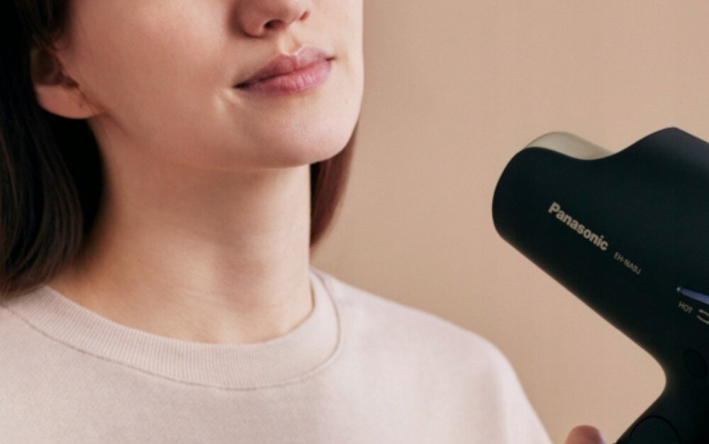 Suszarka PANASONIC EH-NA9J-N825 1800W funkcje pielęgnacyjne Tryb pielęgnacji skóry twarzy nanocząsteczki pary czas