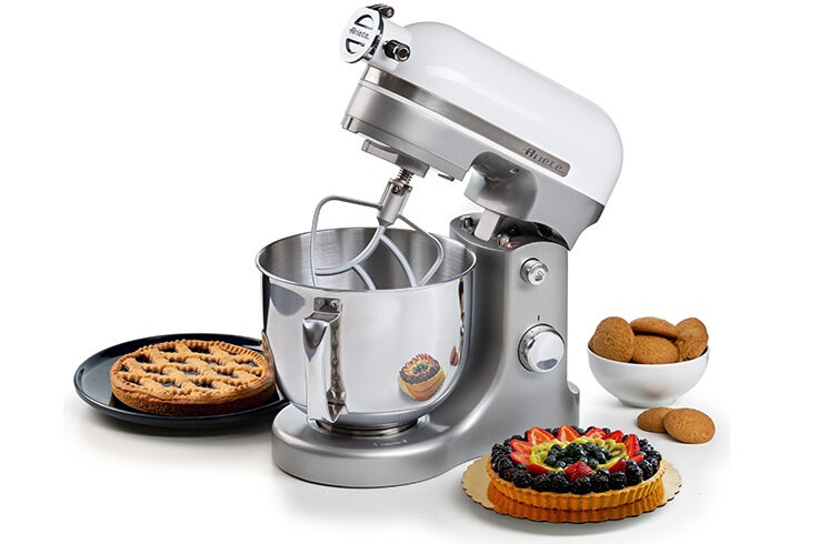 Robot kuchenny ARIETE 1589/01 1600W trzy koncowki do ubijania mieszania i zagniatania koncowka do mieszania i ucierania