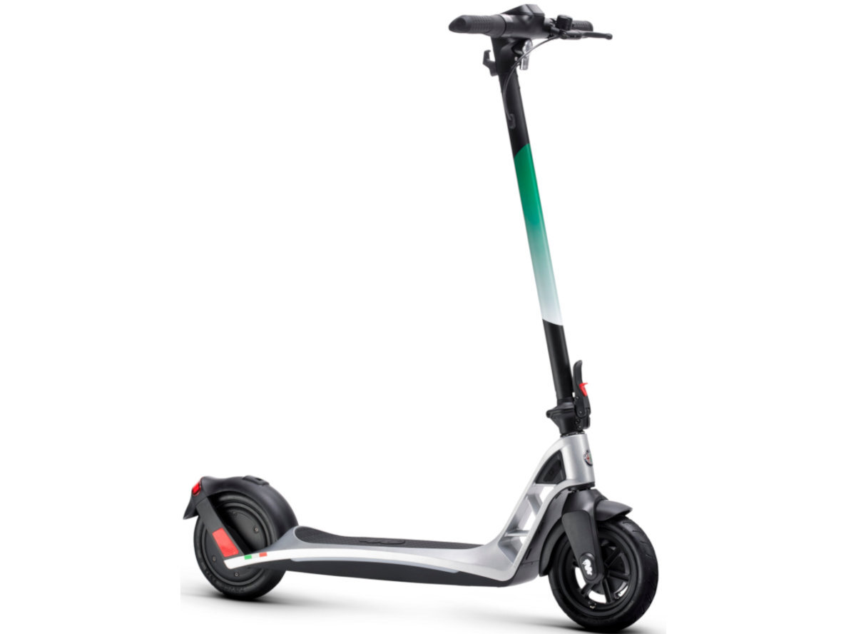 Hulajnoga elektryczna ALFA ROMEO Aro 2022 zawartosc zestawu