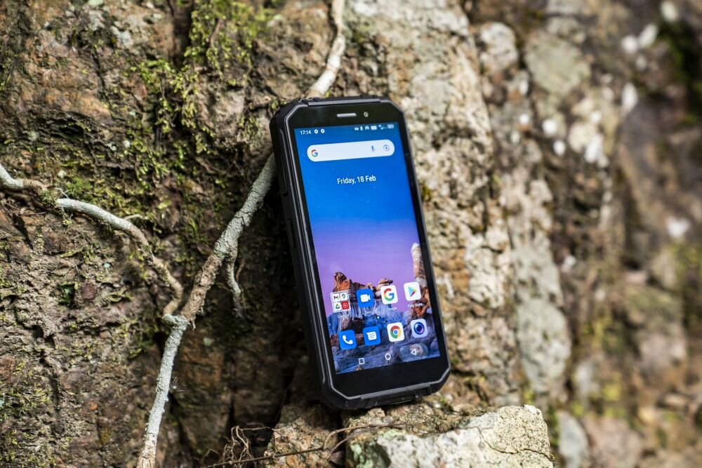 Smartfon OUKITEL WP18   ekran bateria aparat procesor ram pamięć pojemność rozdzielczość zdjęcia filmy opis dane cechy blokady system łączność wifi bluetooth obudowa szkło odporność porty muzyka transfer sieć przekątna matryca waga czujniki oled amoled ips