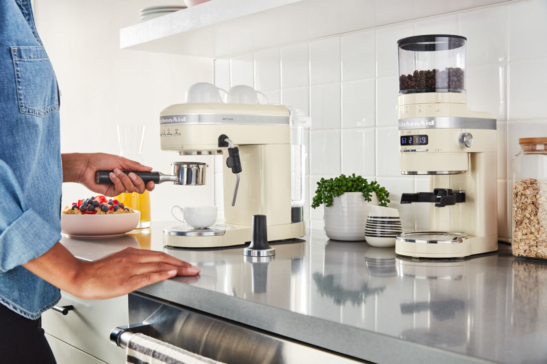 Mlynek do kawy KITCHENAID 5KCG8433EAC Technologia antystatyczna bezproblemowe mielenie porzadek