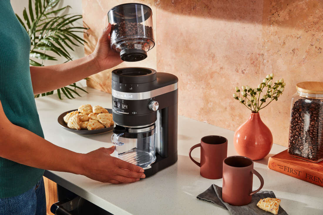Mlynek do kawy KITCHENAID 5KCG8433EDG Antracyt pojemnik pojemnosc 340g Odporny na promieniowanie UV