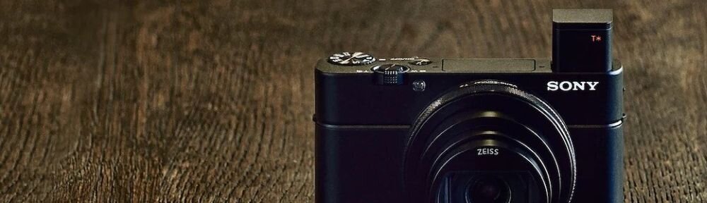 Aparat SONY DSC-RX100  zdjęcia obiektyw ekran wizjer ogniskowa przysłona migawka obudowa bateria zasilanie filmy nagrywanie rozdzielczość matryca rozmiar przekątna tryby iso montaż lampa światło przyciski sterowanie menu kontrast jasność balans bieli filtry cmos karta pliki format zapis seria