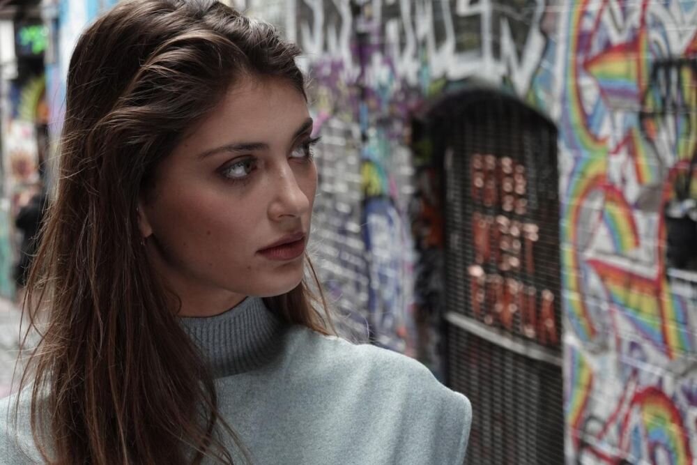 Aparat SONY DSC-RX100  zdjęcia obiektyw ekran wizjer ogniskowa przysłona migawka obudowa bateria zasilanie filmy nagrywanie rozdzielczość matryca rozmiar przekątna tryby iso montaż lampa światło przyciski sterowanie menu kontrast jasność balans bieli filtry cmos karta pliki format zapis seria