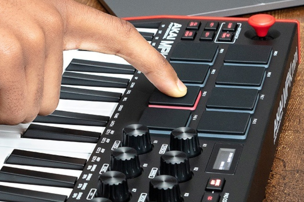 Klawiatura sterująca AKAI MPK Mini MK3 zabawa subskrybcja produkcja klawisze sample pokrętło joystick
