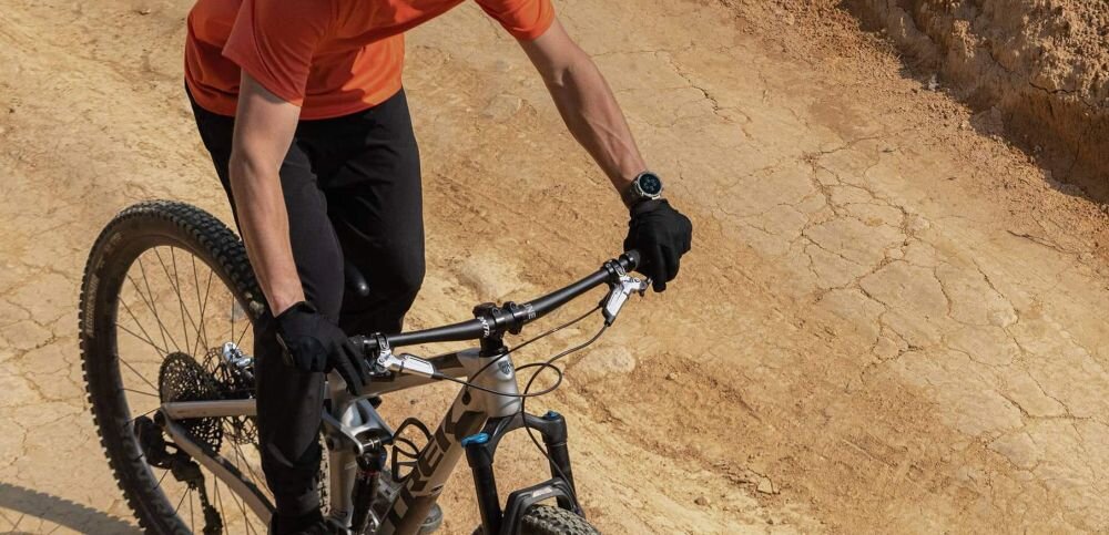 Smartwatch AMAZFIT T-Rex 2 ekran bateria czujniki zdrowie sport pasek ładowanie pojemność rozdzielczość łączność sterowanie krew puls rozmowy smartfon aplikacja 