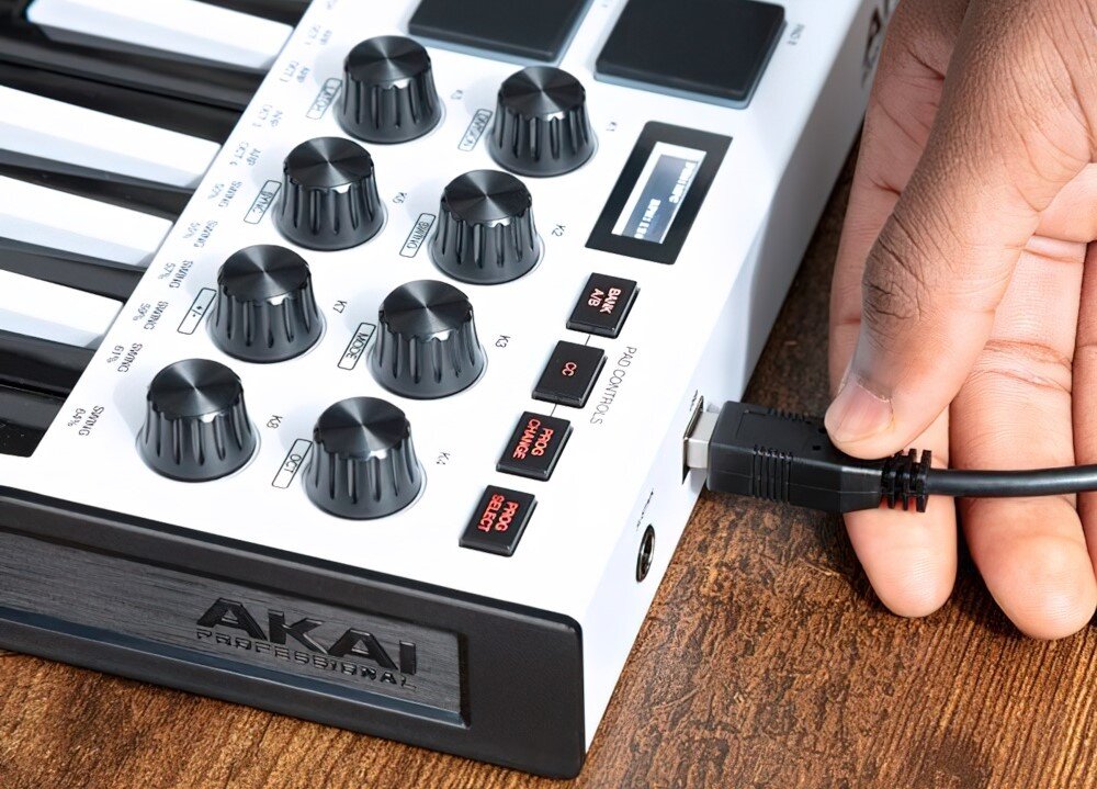 Klawiatura sterująca AKAI MPK Mini MK3 - 25 miniaturowych klawiszy