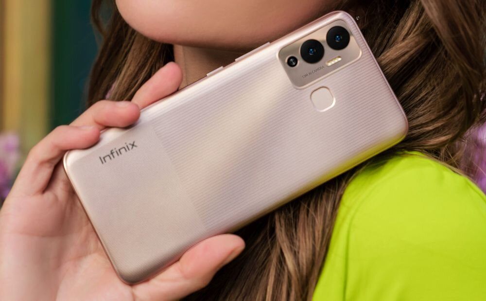 Smartfon INFINIX Hot 12 Play ekran bateria aparat procesor ram pamięć pojemność rozdzielczość zdjęcia filmy opis dane cechy blokady system łączność wifi bluetooth obudowa szkło odporność porty muzyka transfer sieć przekątna matryca waga czujniki