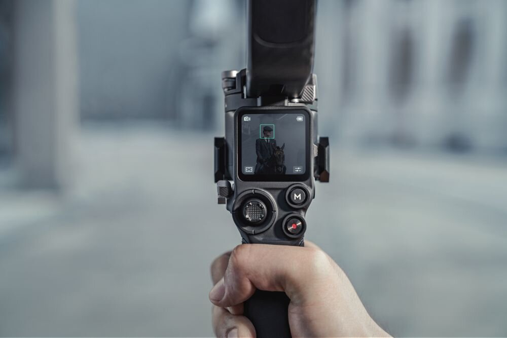 Gimbal DJI RS 3 Pro fotografia stabilizacja nagrywanie żyroskop uchwyt zasilanie ładowanie bateria tryby przyciski złącza porty kompatybilność udźwig wykonanie pojemność