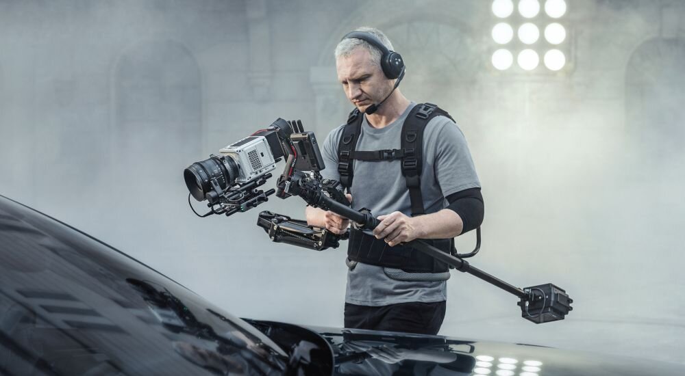 Gimbal DJI RS 3 Pro fotografia stabilizacja nagrywanie żyroskop uchwyt zasilanie ładowanie bateria tryby przyciski złącza porty kompatybilność udźwig wykonanie pojemność