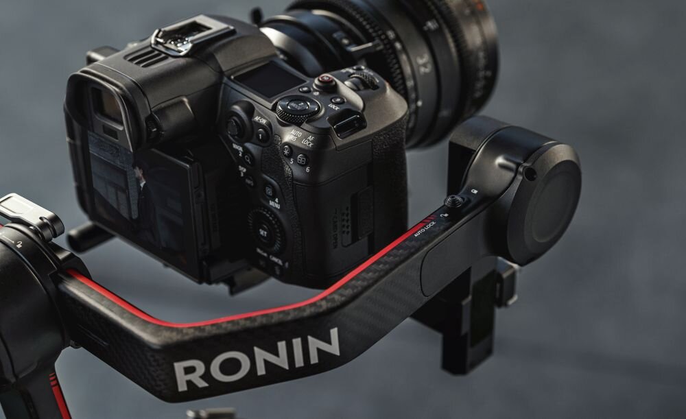 Gimbal DJI RS 3 Pro fotografia stabilizacja nagrywanie żyroskop uchwyt zasilanie ładowanie bateria tryby przyciski złącza porty kompatybilność udźwig wykonanie pojemność