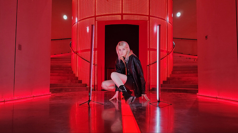 Smartfon XIAOMI Poco F4 czujnik migotania aparat przedni tylny 3 aparaty rozdzielczość