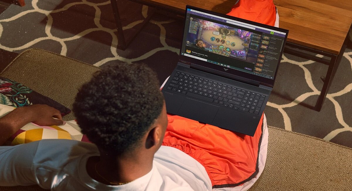 Laptop HP Victus 16 Zapewni Ci zapisywanie dużej ilości filmów, muzyki, zdjęć oraz dużej ilości aplikacji System chłodzenia zapobiegający przegrzewaniu się i pozwalający przetrwać najgorętsze chwile