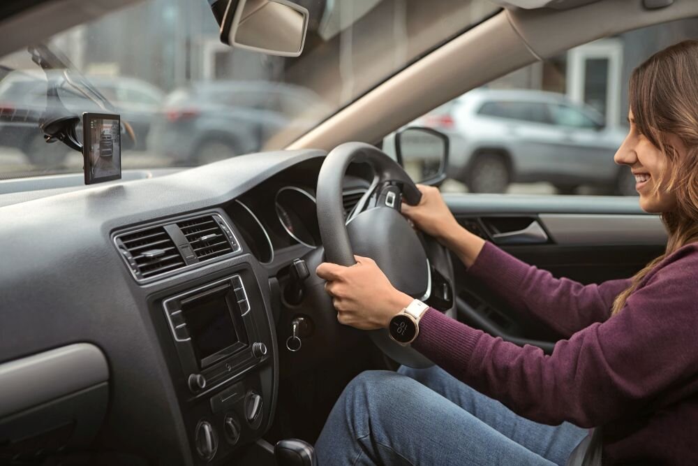 Kamera cofania GARMIN BC50 obiektyw rozdzielczość nagrywanie kąt zapis sensor czujnik montaż wymiary ładowanie zasilanie auto samochód rejestrowanie karta pamięć pojemność ładowarka obraz zdjęcia filmy aplikacja sterowanie