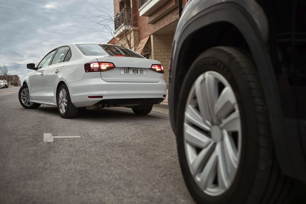 Kamera cofania GARMIN BC50 obiektyw rozdzielczość nagrywanie kąt zapis sensor czujnik montaż wymiary ładowanie zasilanie auto samochód rejestrowanie karta pamięć pojemność ładowarka obraz zdjęcia filmy aplikacja sterowanie 