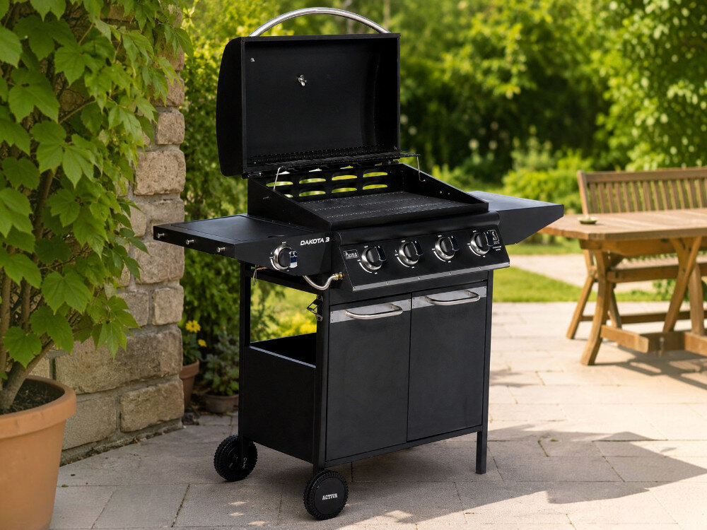 Grill ogrodowy gazowy ACTIVA Dakota III 4+1 19784GD 12.8 kW (4 x 3.2 kW + 3.2 kW) 64 x 40 cm, Ruszt, przestrzeń, grillowanie, ilość, Otwarty grill ogrodowy na tarasie w ogrodzie.
