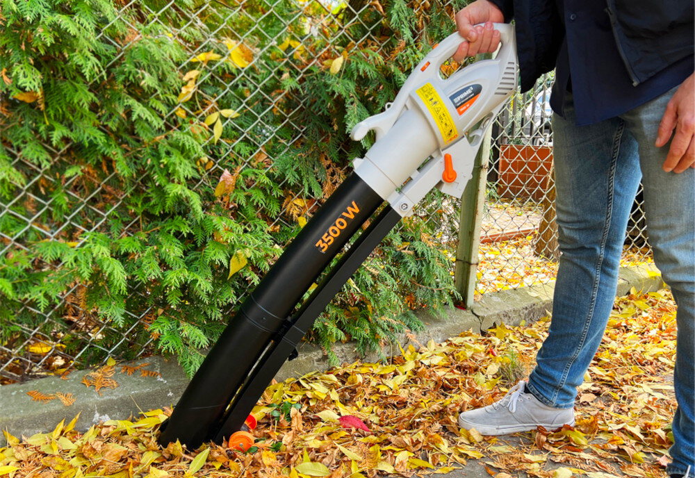 Odkurzacz do liści PRIME3 GVB41 elektryczny chodnik osoba zdmuchuje liście z chodnika w tle płot 6-stopniowa regulacja prędkości dostosowanie siły ssania i nadmuchu niższe obroty (do 6 000 obr./min) wyższe (do 14 000 obr./min) elastyczność pracy