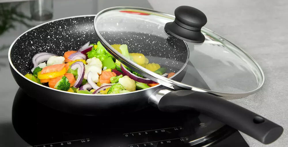 Patelnia KLAUSBERG KH-3956 22 cm do każdej kuchni patelnia pokrywka marmurek gotowanie warzywa