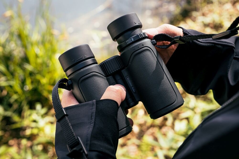 Lornetka NIKON Prostaff P7 optyka waga konstrukcja ogniskowa zoom przybliżenie dioptria muszle oczne obiektywy soczewki pryzmat powłoka gwint okulary obserwacja przyroda sport powiększenie