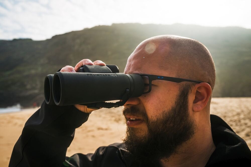 Lornetka NIKON Prostaff P3 optyka waga konstrukcja ogniskowa zoom przybliżenie dioptria muszle oczne obiektywy soczewki pryzmat powłoka gwint okulary obserwacja przyroda sport powiększenie