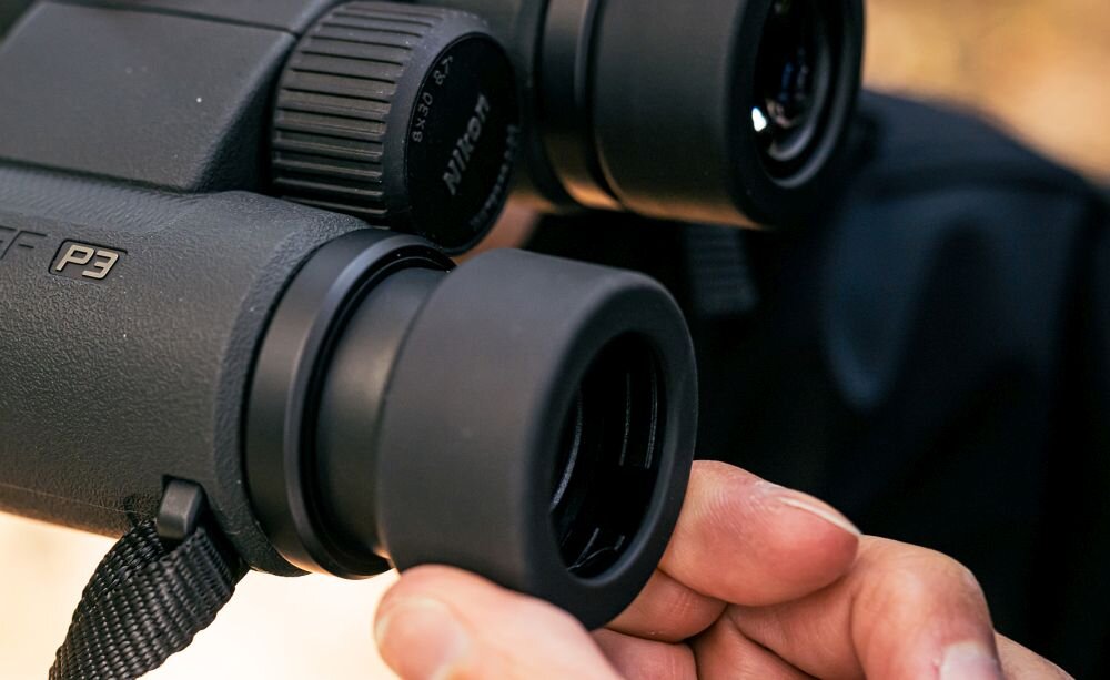 Lornetka NIKON Prostaff P3 optyka waga konstrukcja ogniskowa zoom przybliżenie dioptria muszle oczne obiektywy soczewki pryzmat powłoka gwint okulary obserwacja przyroda sport powiększenie