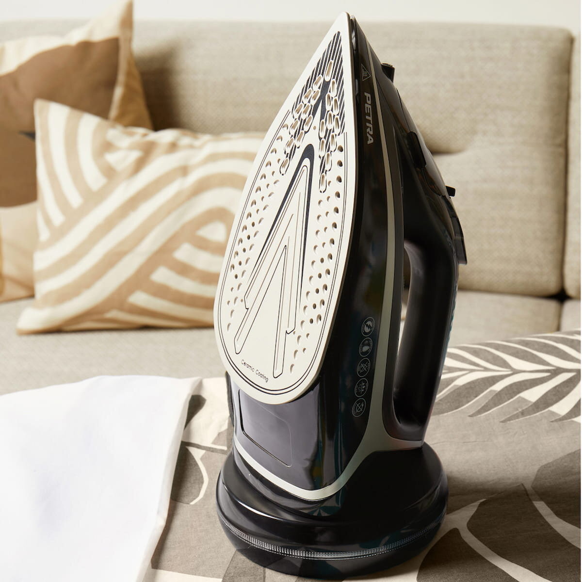 Żelazko PETRA PF0987VDEEU7 2in1 