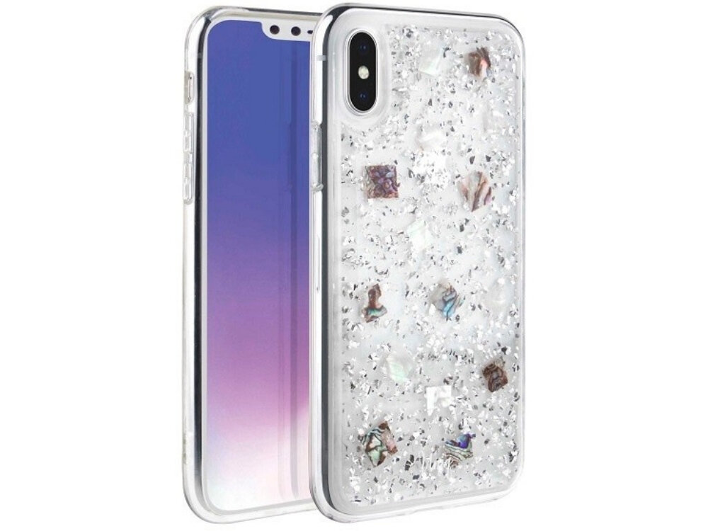 Etui na telefon z przezroczystym tyłem ozdobionym srebrnymi i kolorowymi elementami. Widoczny jest aparat telefonu z podwójnym obiektywem.