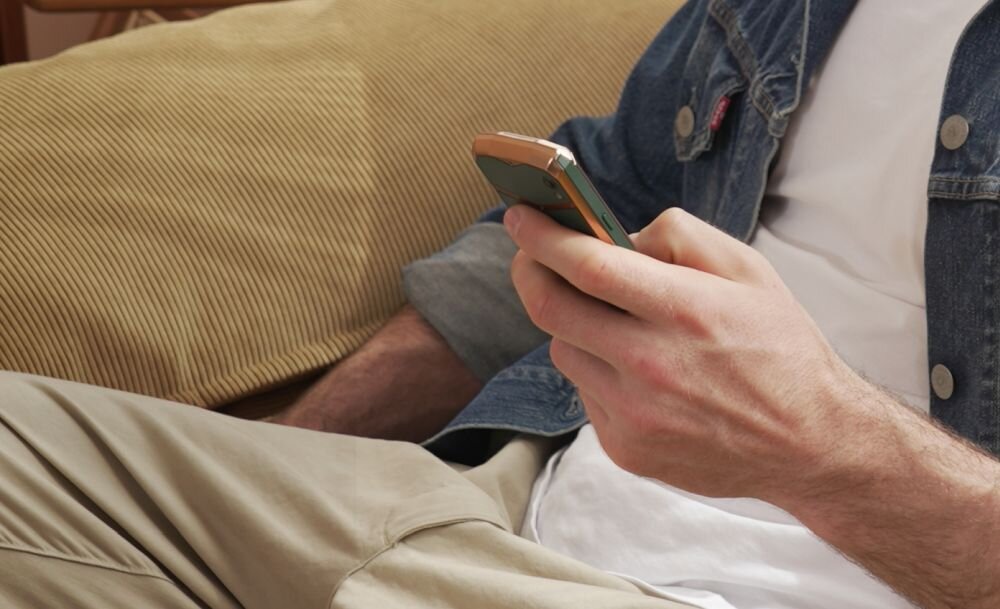 Smartfon CUBOT Pocket    ekran bateria aparat procesor ram pamięć pojemność rozdzielczość zdjęcia filmy opis dane cechy blokady system łączność wifi bluetooth obudowa szkło odporność porty muzyka transfer sieć przekątna matryca waga czujniki oled amoled ips