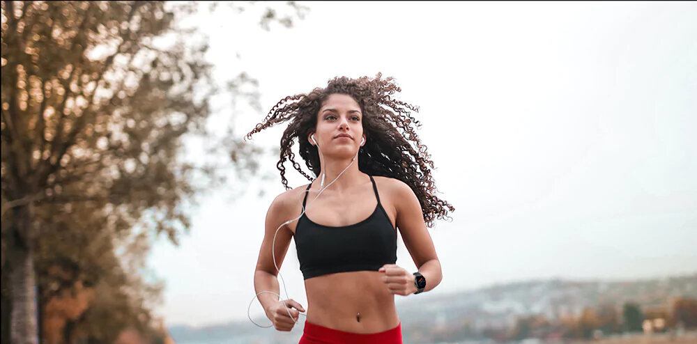 SMARTWATCH KUMI GT5 PRO czytelny wyświetlacz nasycenie kolorów kontrast 