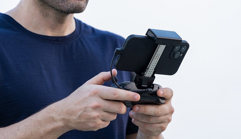 Dron AUTEL ROBOTICS Evo Lite+ bateria lot sterowanie akrobacje czas lotu zasięg funkcje lądowanie kamera rozdzielczość filmy zdjęcia nagrywanie jakość ładowanie aplikacja przesył pilot śmigła stabilizacja fotografia waga wymiary konstrukcja obudowa korpus ramiona silnik